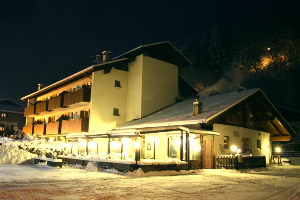 Residence Elga Valdisotto Exterior photo