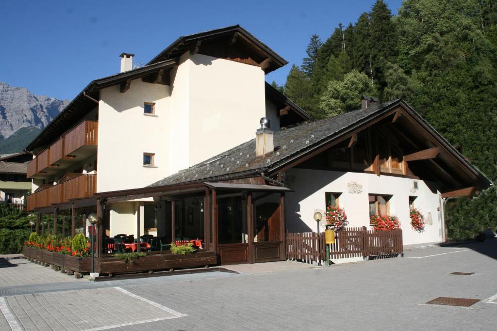 Residence Elga Valdisotto Exterior photo